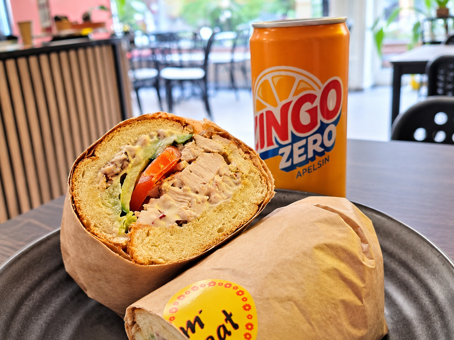 Caesarbaguette med kyckling från Dino's Café i Landskrona